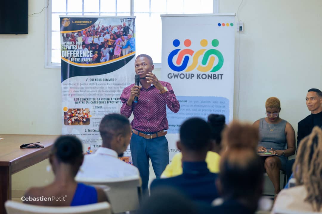 8 Años de Compromiso: Pierre Marc BAPTISTE se Moviliza por la Biblioteca de Cité Soleil