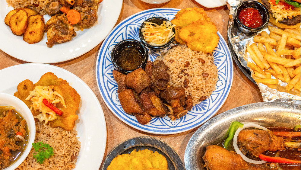Comida callejera haitiana: una aventura culinaria en el corazón de Puerto Príncipe