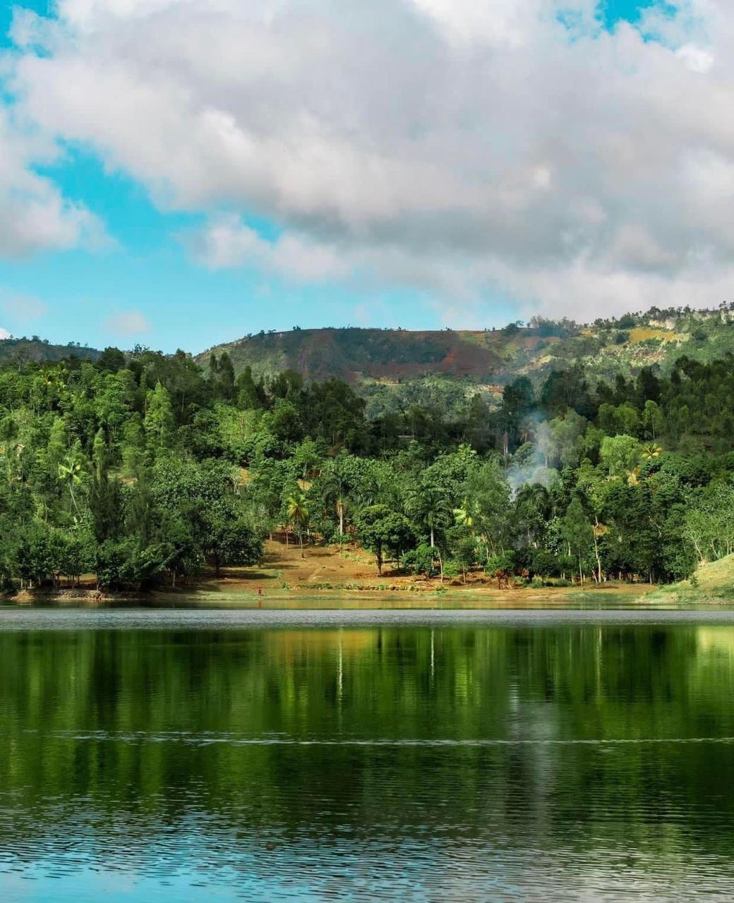 Haití: Sumérgete en la serenidad del Étang Bossier en Cayes-Jacmel
